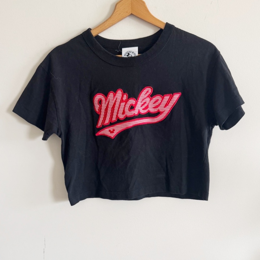 Vintage 90s Disney Mickey black patch cropped t-shirt size large